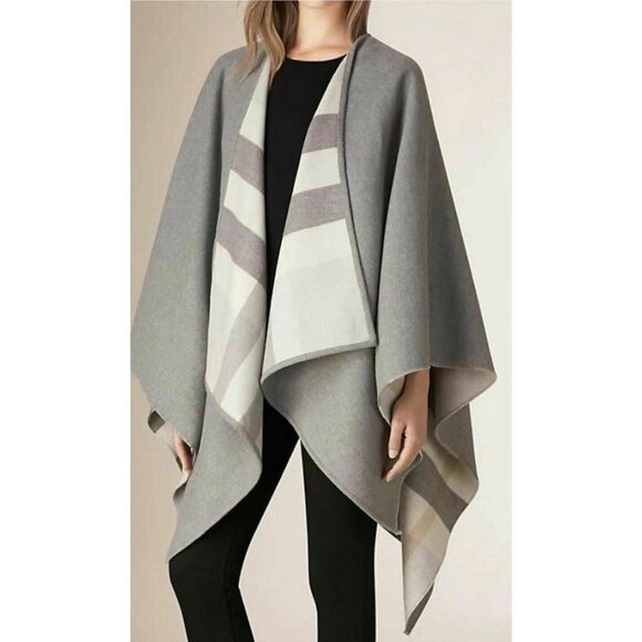 Burberry Charlotte Reversible Solid to Check Wool Cape Light Grey 140*14…